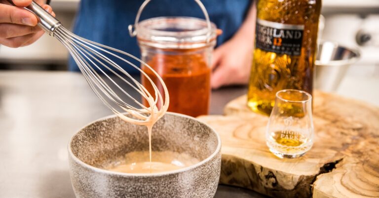 Zoek niet verder: zo maak je de allerlekkerste cocktailsaus ter wereld