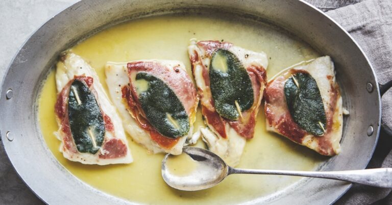 Recept: Zeebaars met Parmaham en salieblaadjes