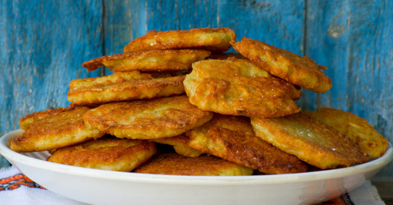 Recept: supersnelle aardappelpannenkoekjes met kaas
