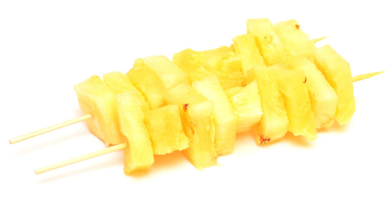 Meteen maken: deze boozy ananas voor volwassenen zorgt voor directe verkoeling