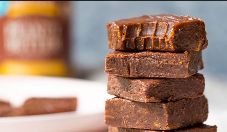 Recept: Chocolade fudge met pindakaas