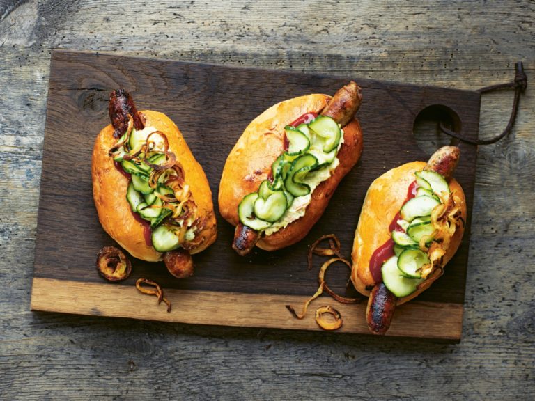 Zo maak je Deense hotdogs