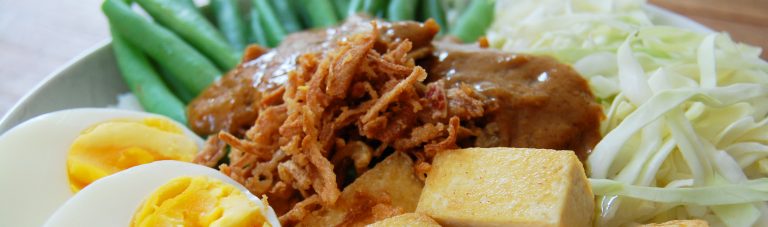 Recept: de lekkerste gado gado om je date mee te versieren