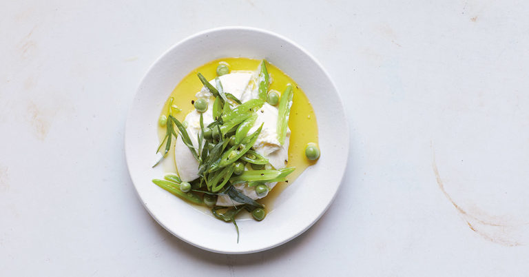 Recept: Burrata met sugar snaps en dragon
