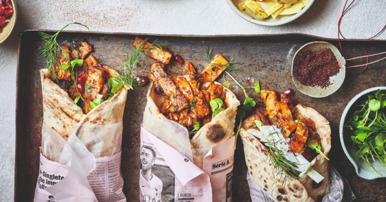 Recept: smokey jackfruitgyros met koolrabi-appeltzatziki