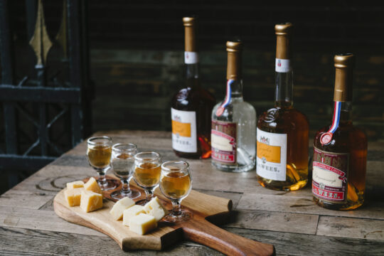 Jenever met kaasblokjes proeverij