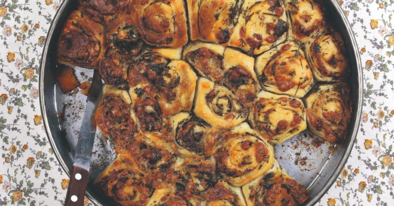Zo maak je een echte Pizz’ N’ Roll (opgerolde pizza)