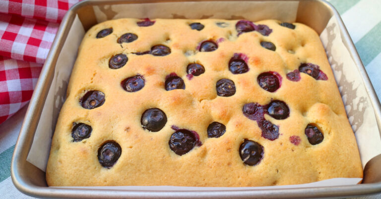 Is het een cake? Een reuzenpannenkoek? Het is allebei!