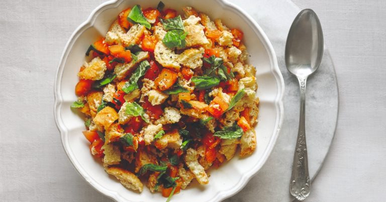 Recept: zo maak je de beroemde Italiaanse broodsalade Panzanella