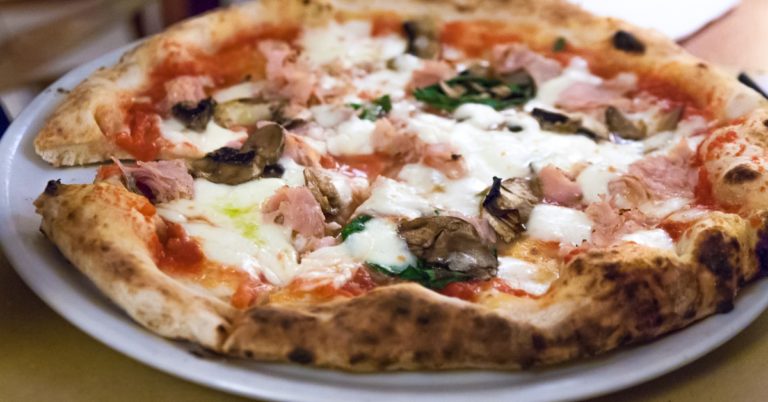 Je kunt nu een Smart Oven Pizzaiolo kopen voor thuis waarmee je binnen twee minuten een authentieke Napolitaanse pizza bakt