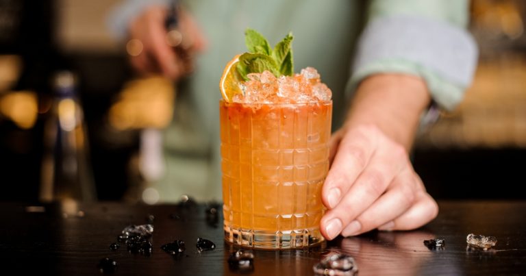 De lekkerste rum cocktails om thuis te maken