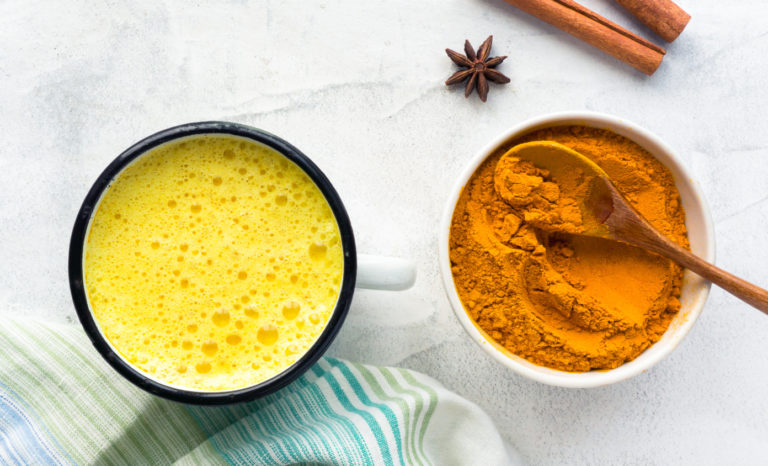 Golden milk: zo maak je het zelf