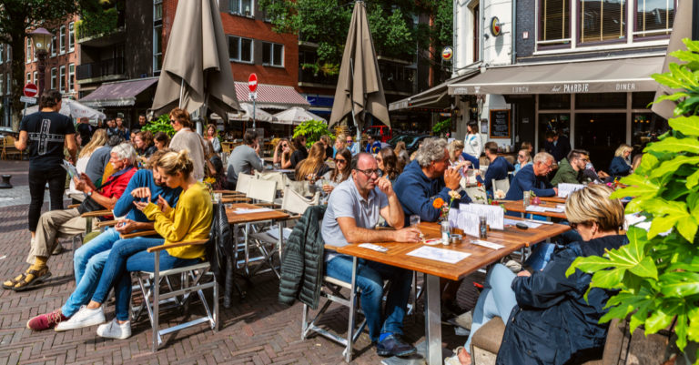 Waarom het een heel slecht idee is als de horeca eerder dicht moet