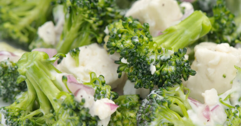 TikTok hack: supersnelle broccoli met feta (binnen 5 minuten klaar!)
