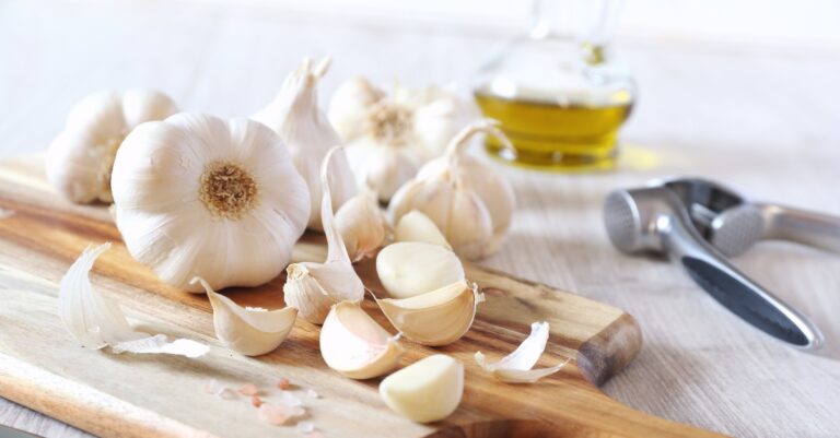 Voor alle knoflook-lovers! Dit geweldige smeerseltje wil je nú maken