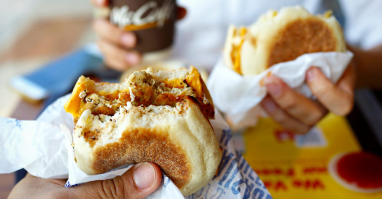 McDonald’s onthult het recept van de McMuffin Sausage & Egg