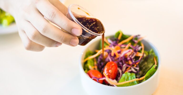 8x de lekkerste (en makkelijkste) salade-dressings