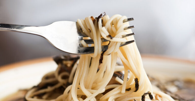 Makkelijk en lekker: zo maak je goddelijke truffelpasta thuis