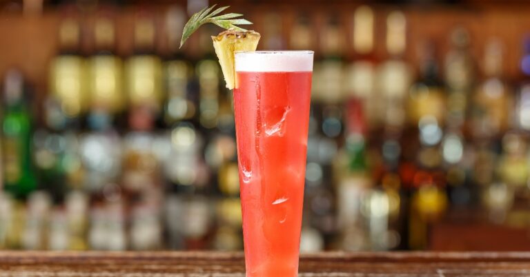 Singapore Sling is een van de meest iconische gin cocktails (+ recept)
