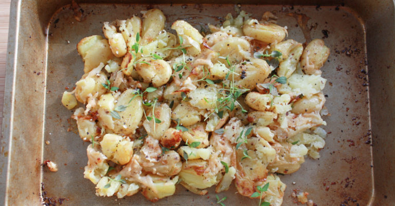 Zo maak je de lekkerste smashed potatoes uit de oven