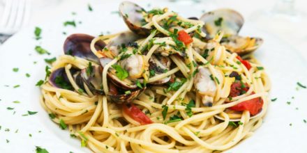 bord met pasta vongole