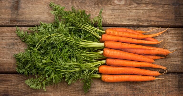 Waarom ik nooit meer het groen van wortels weggooi