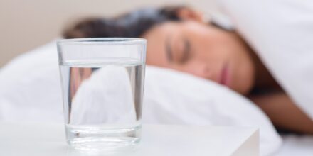 water naast bed