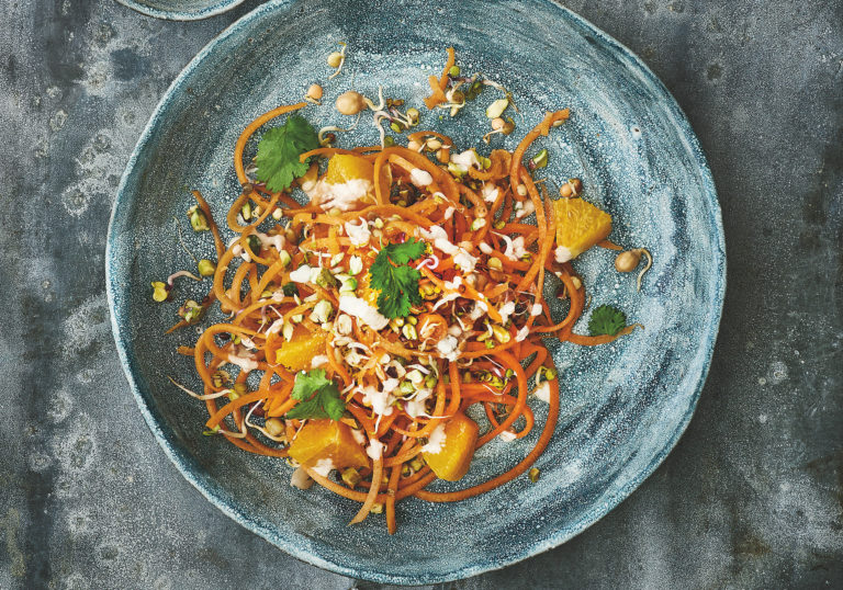 Wortelsalade met sinaasappel en tahindressing