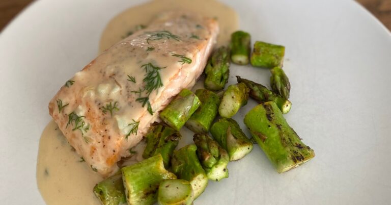 Dit is het allerlekkerste sausje van het moment (bij zalm, bij kip, bij groente!)