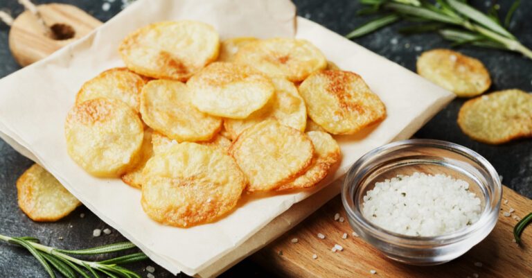 Zelf chips maken: leuk, makkelijk en absurd lekker